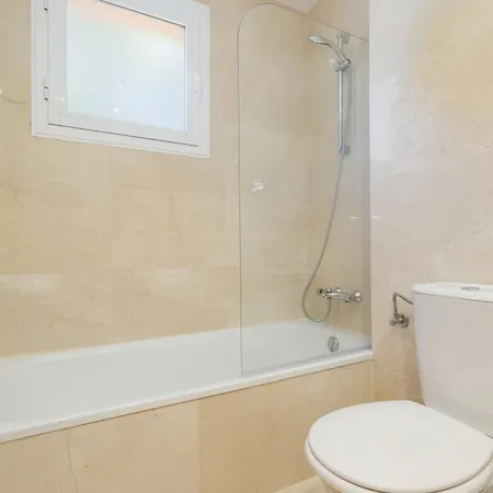 Apartment Cozy Apartment, With Terrace And Close To The Beach Of Las Chapas, In Elviria, East