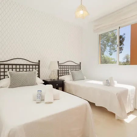 Cozy Apartment, With Terrace And Close To The Beach Of Las Chapas, In Elviria, East
