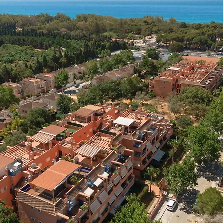 Apartment Cozy Apartment, With Terrace And Close To The Beach Of Las Chapas, In Elviria, East *